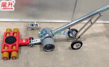 實(shí)驗(yàn)室設(shè)備搬運(yùn)工具:搬運(yùn)小坦克搭配電動(dòng)搬運(yùn)牽引桿 實(shí)驗(yàn)室設(shè)備搬運(yùn)工具:搬運(yùn)小坦克搭配電動(dòng)搬運(yùn)牽引桿