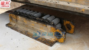 中鐵項目用履帶式搬運(yùn)小坦克案例一 中鐵項目用履帶式搬運(yùn)小坦克案例一