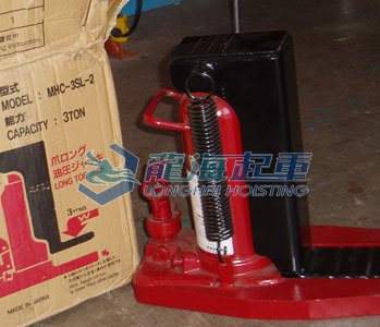MASADA鴨嘴型油壓千斤頂實(shí)物圖一 MASADA鴨嘴型油壓千斤頂實(shí)物圖一
