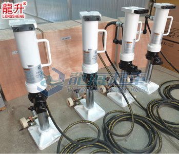 集裝箱同步千斤頂實(shí)物圖四 集裝箱同步千斤頂實(shí)物圖四