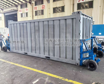 輪式集裝箱搬運(yùn)車(chē)使用案例